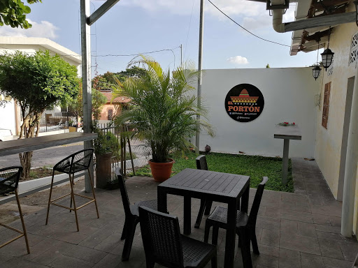 El Portón