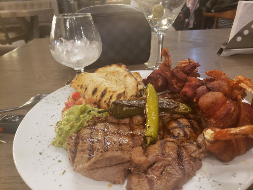 Meni Seafood Bar & Grill