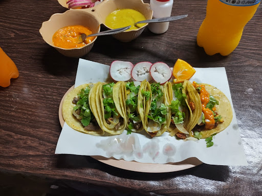 Tacos y Hamburguesas El Trenecito