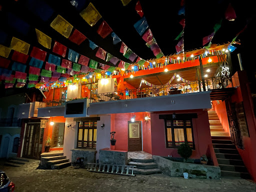 Hotel - Cafe "Los sabinos"