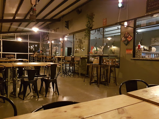 Mae Culpa Restaurante y Pizzería a la Leña