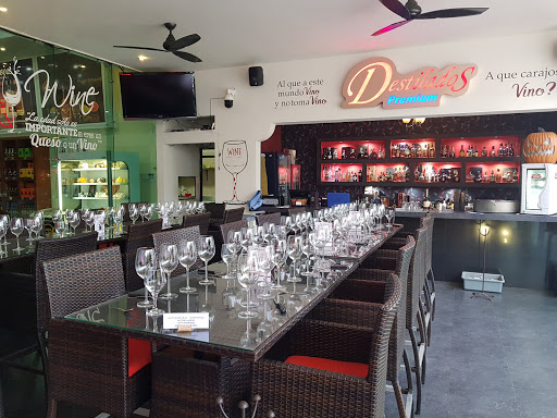 Wine Bar La Cava De James