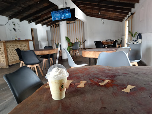 Calates (cafetería-pizzería-repostería)