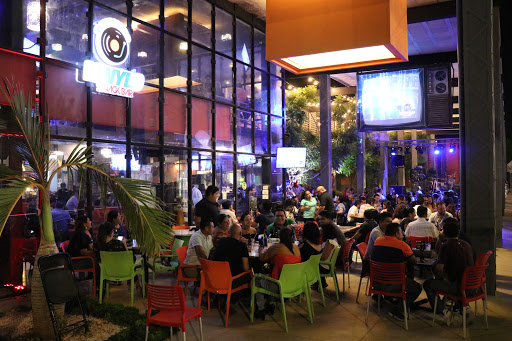 Vinylo Snack Bar Altabrisa